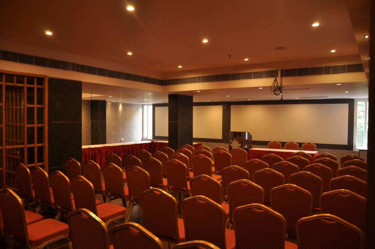 Krishna Residency Hotel Vijayawāda Exterior foto