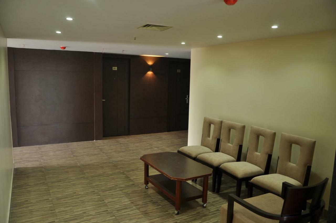 Krishna Residency Hotel Vijayawāda Exterior foto