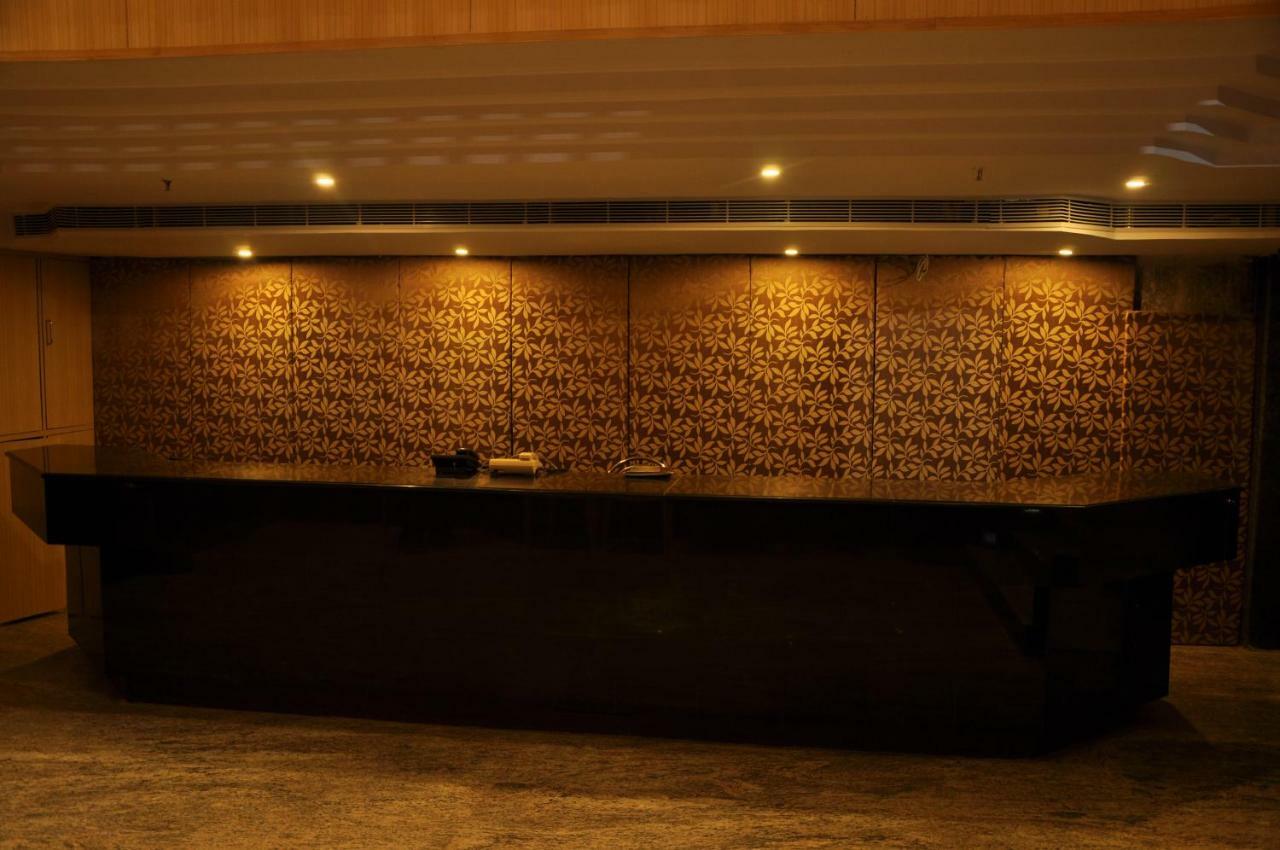Krishna Residency Hotel Vijayawāda Exterior foto